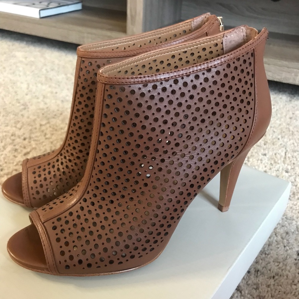 Women’s Banana Republic Open Toe heel booties
